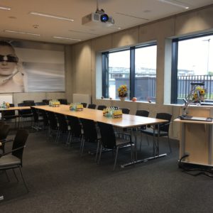 0.12 U-Form mit Innenbestuhlung