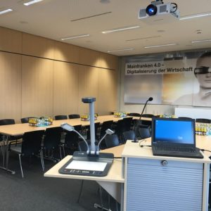 0.12 U-Form mit Innenbestuhlung
